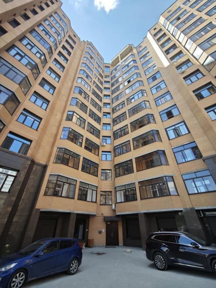3-комн квартира Молодёжи бульвар, 38