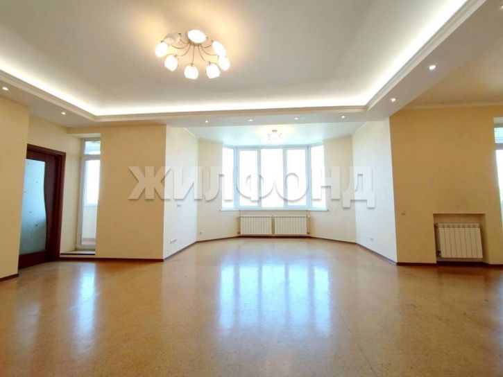 4-комн квартира Софийская улица, д.1/1