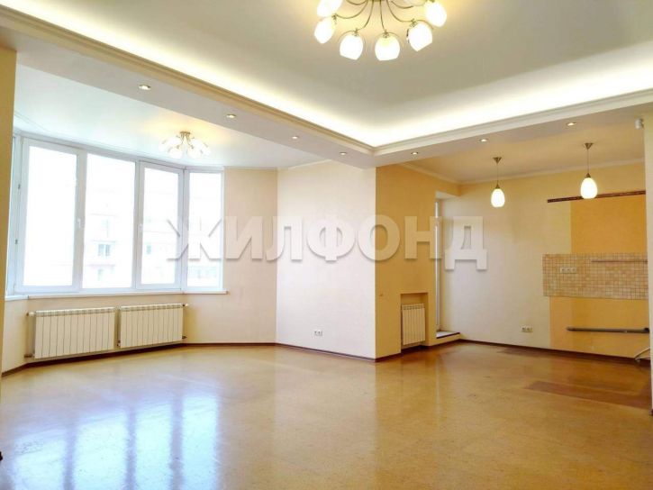 4-комн квартира Софийская улица, д.1/1