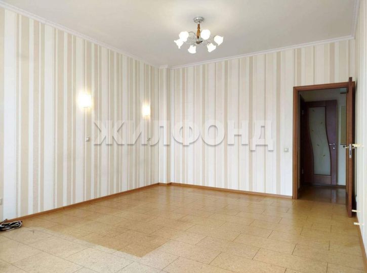4-комн квартира Софийская улица, д.1/1