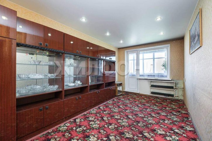 3-комн квартира Доватора улица, д.35