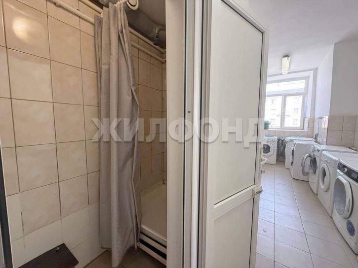 Комната Титова улица, д.25