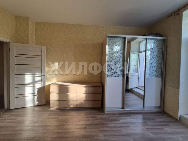 2-комн квартира Сибиряков-Гвардейцев улица, д.11