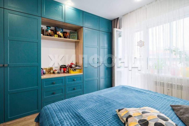 3-комн квартира Красный проспект, д.305
