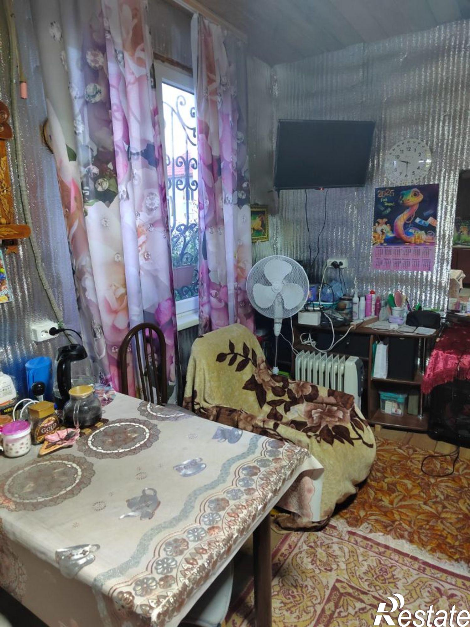 Купить дачу, дом, коттедж за 2 400 000 рублей на СНТ Радуга, 295