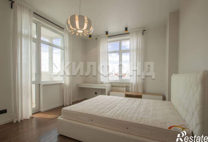 3-комн квартира Романова улица, д.25