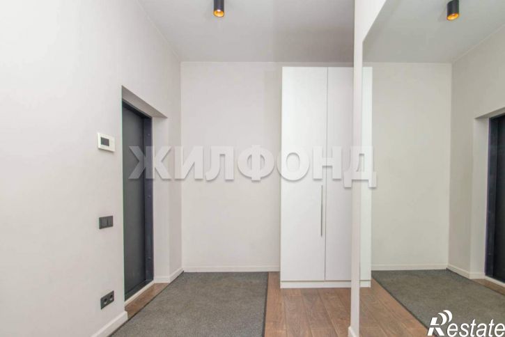 3-комн квартира Романова улица, д.25