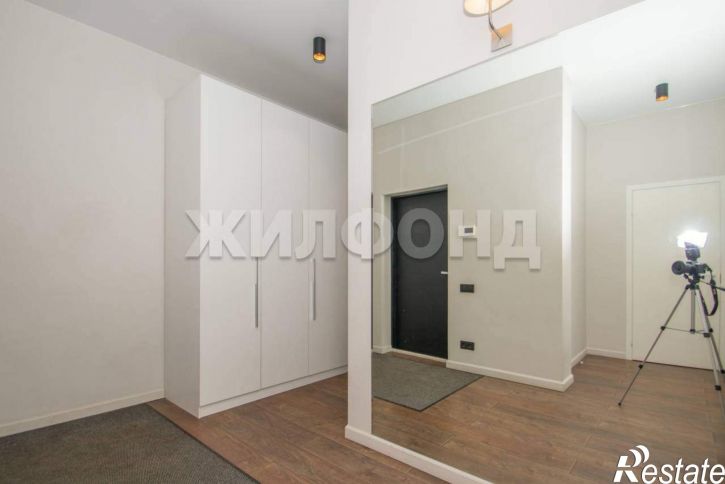 3-комн квартира Романова улица, д.25