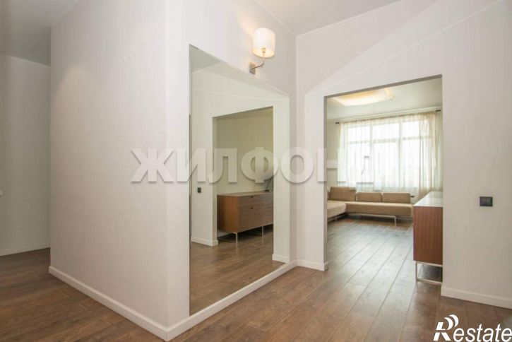 3-комн квартира Романова улица, д.25
