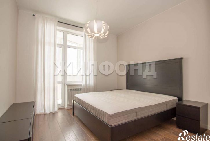 3-комн квартира Романова улица, д.25