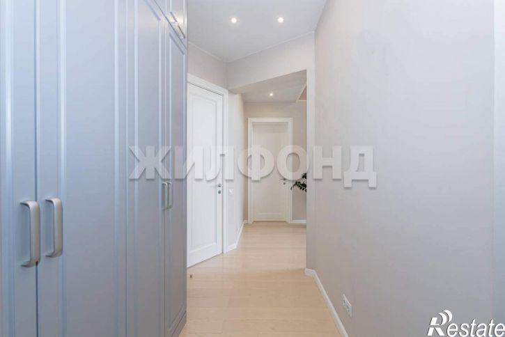3-комн квартира Молодежи бульвар, д.38