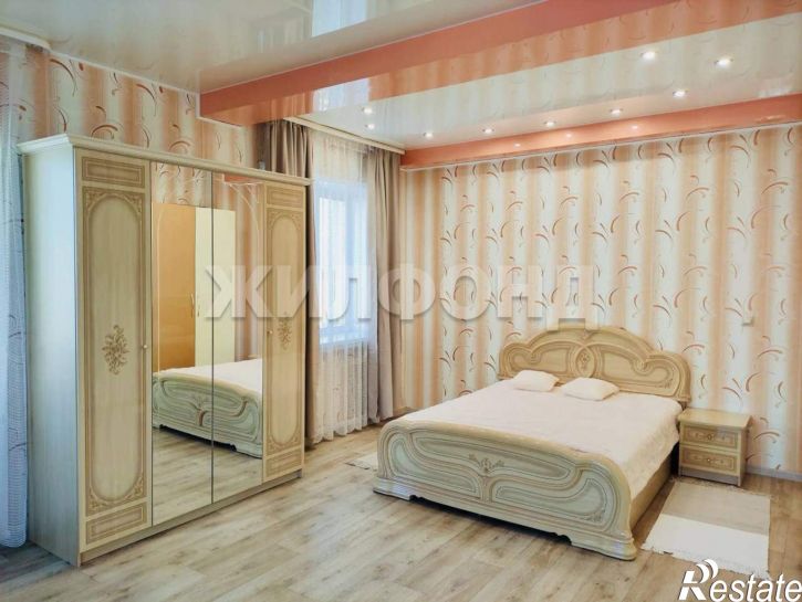 3-комн квартира Красный проспект, д.11