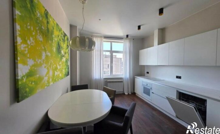 3-комн квартира ул Романова, 25,  д. 25
