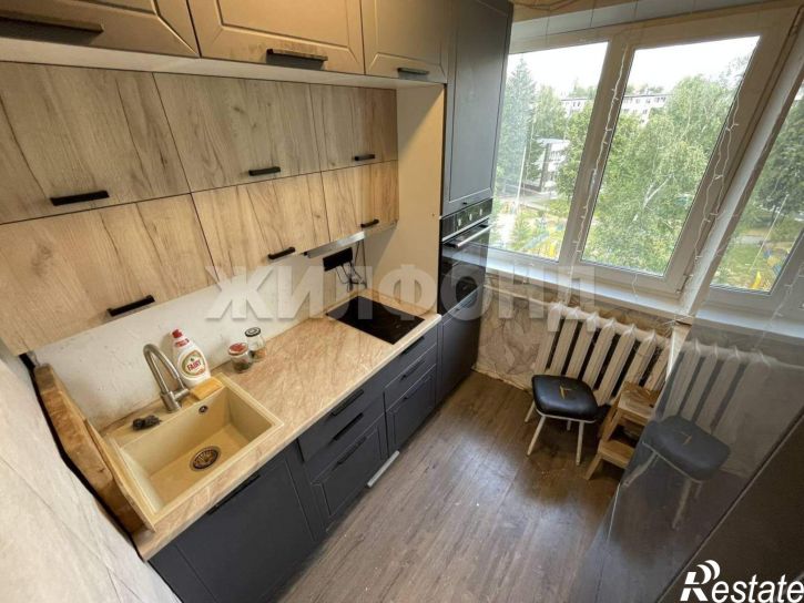 4-комн квартира Челюскинцев улица, д.12