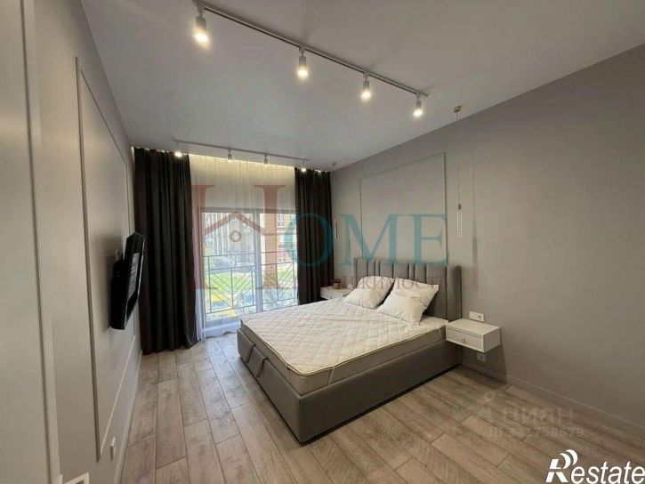 2-комн квартира Красный пр-кт, 220,  д. 220