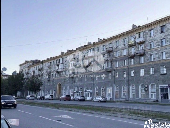3-комн квартира пр-кт Дзержинского, 81,  д. 81