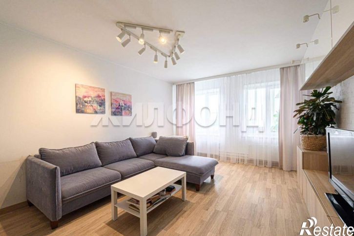 3-комн квартира Красный проспект, д.181