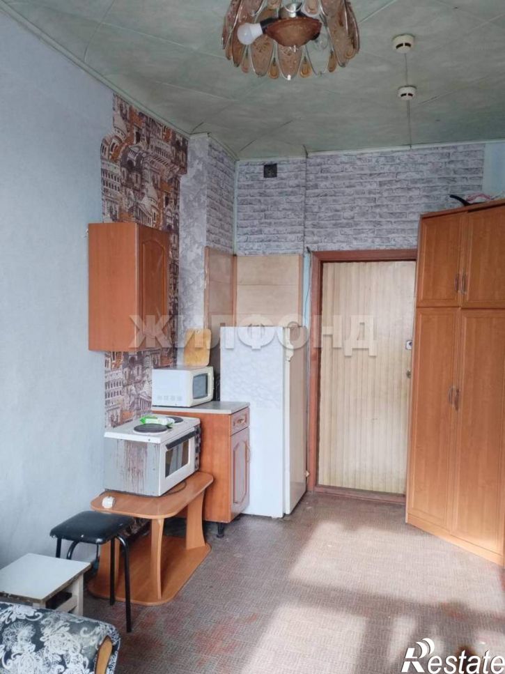 Комната 1-й Серафимовича переулок, д.1