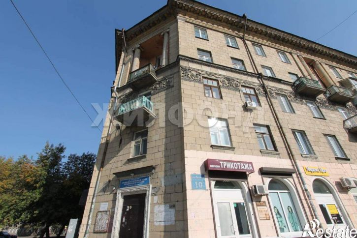 Комната Титова улица, д.10