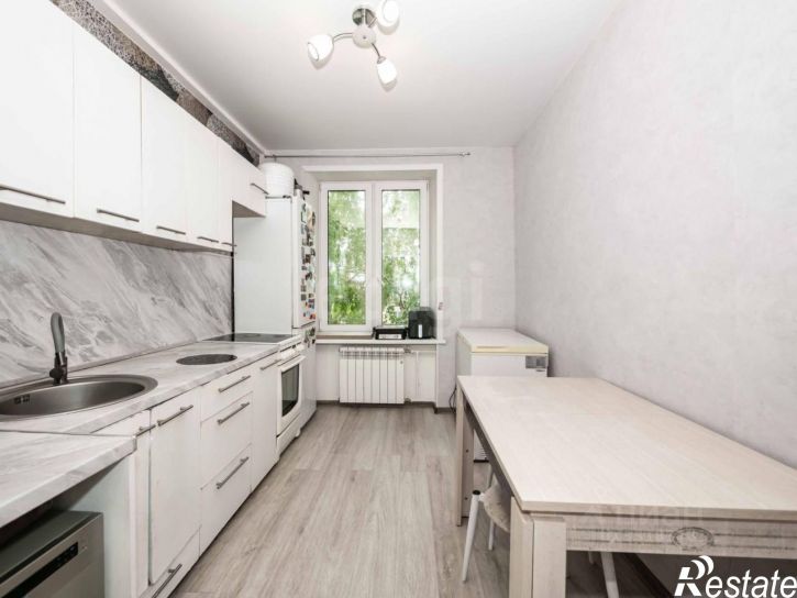 3-комн квартира ул Крылова, 1,  д. 1