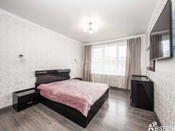3-комн квартира ул Крылова, 1,  д. 1