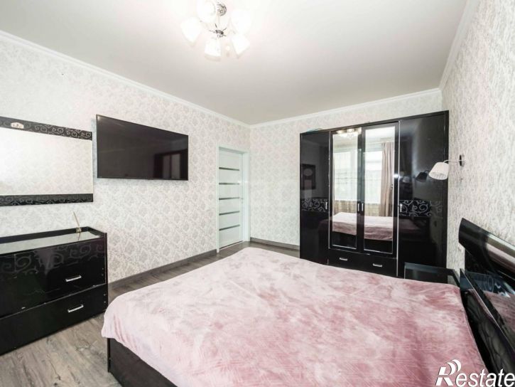 3-комн квартира ул Крылова, 1,  д. 1