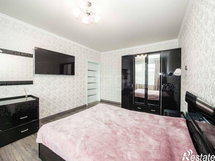 3-комн квартира ул Крылова, 1,  д. 1