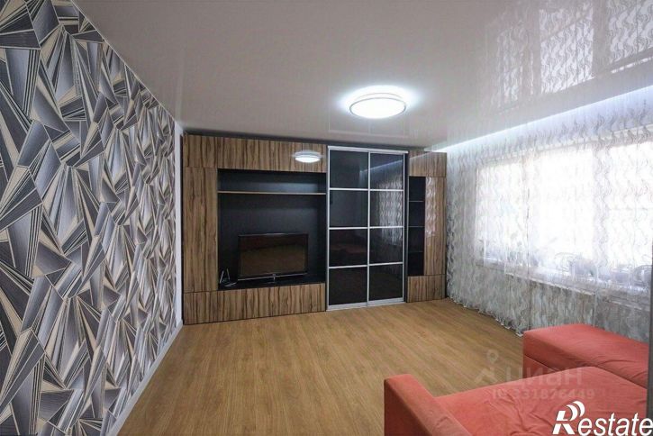 3-комн квартира ул Есенина, 8/1,  д. 8/1