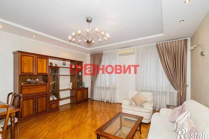 4-комн квартира ул Толстого, 3/1,  д. 3/1