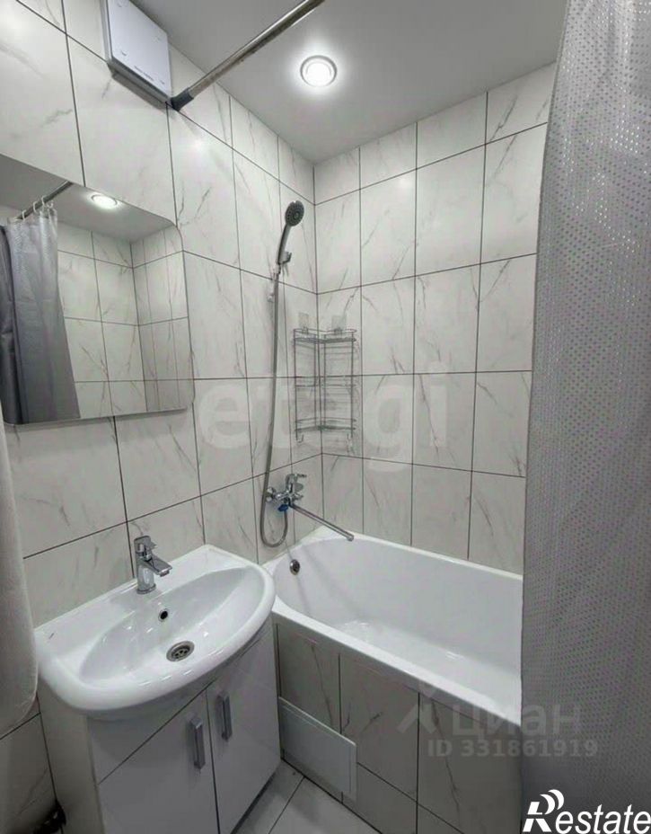 1-комн квартира ул Лазурная, 10,  д. 10