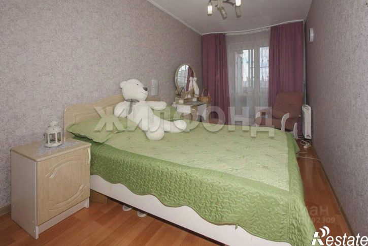 3-комн квартира ул Кошурникова, 37/1,  д. 37/1