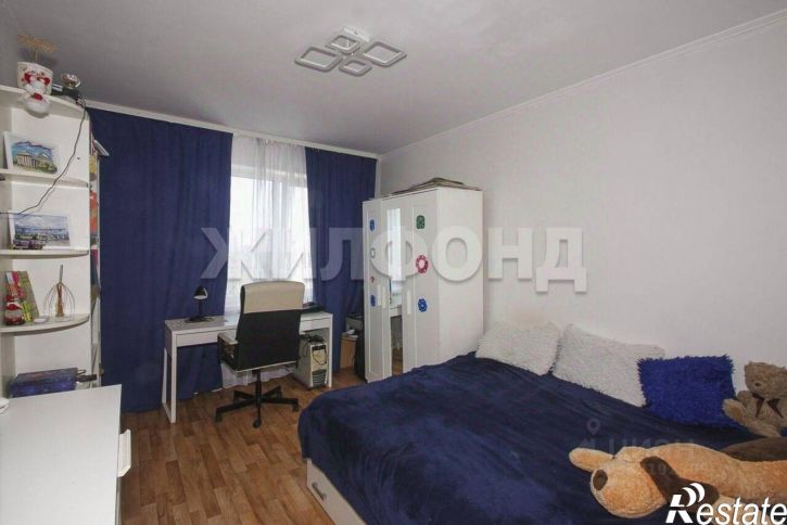 3-комн квартира ул Кошурникова, 37/1,  д. 37/1