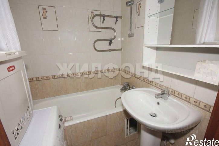 3-комн квартира ул Кошурникова, 37/1,  д. 37/1