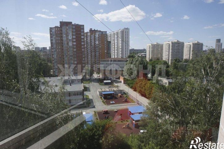 3-комн квартира ул Кошурникова, 37/1,  д. 37/1