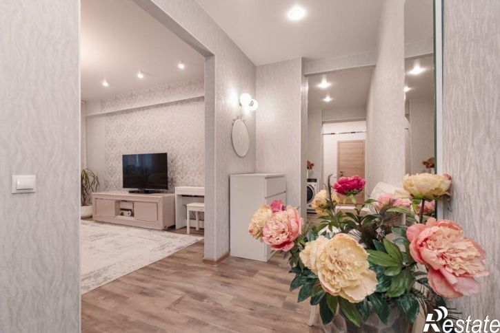 3-комн квартира ул Крылова, 2,  д. 2