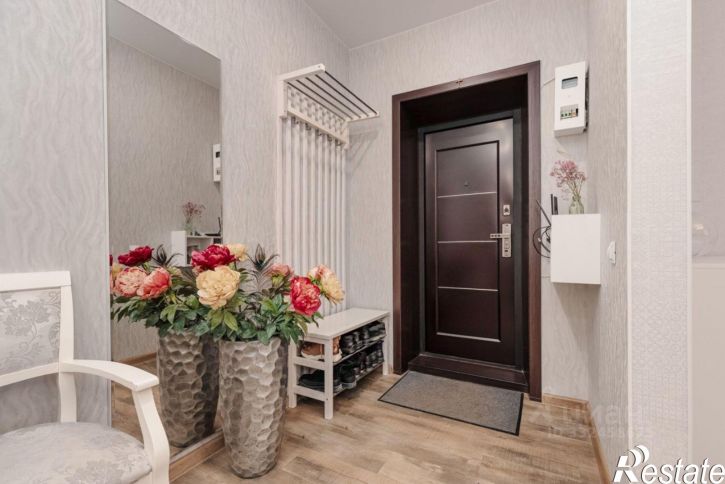 3-комн квартира ул Крылова, 2,  д. 2