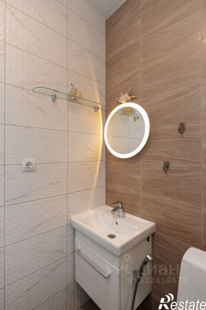 3-комн квартира ул Крылова, 2,  д. 2