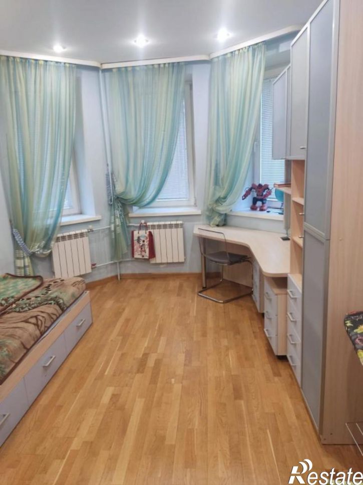 5-комн квартира Золотодолинская, 31/1