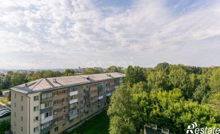 2-комн квартира ул Покрышкина, 1,  д. 1