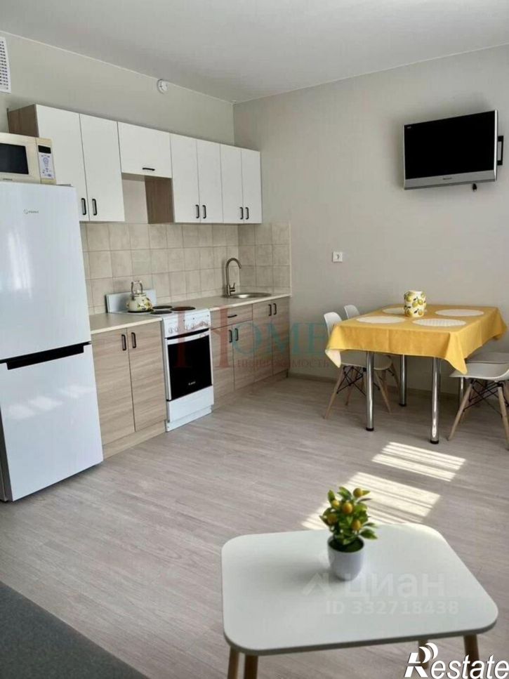 2-комн квартира ул имени генерал-майора Рожкина А.Н., 10/1,  д. 10/1