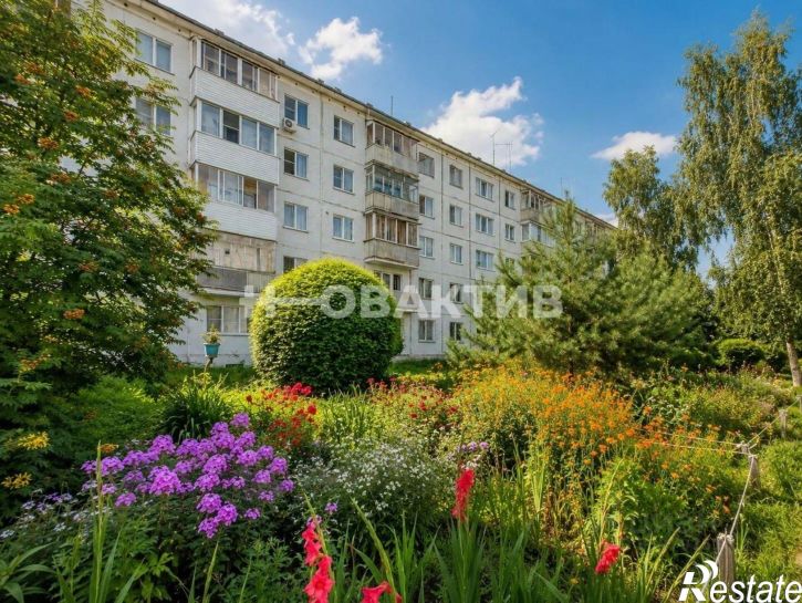 2-комн квартира ул Ленинградская, 143,  д. 143
