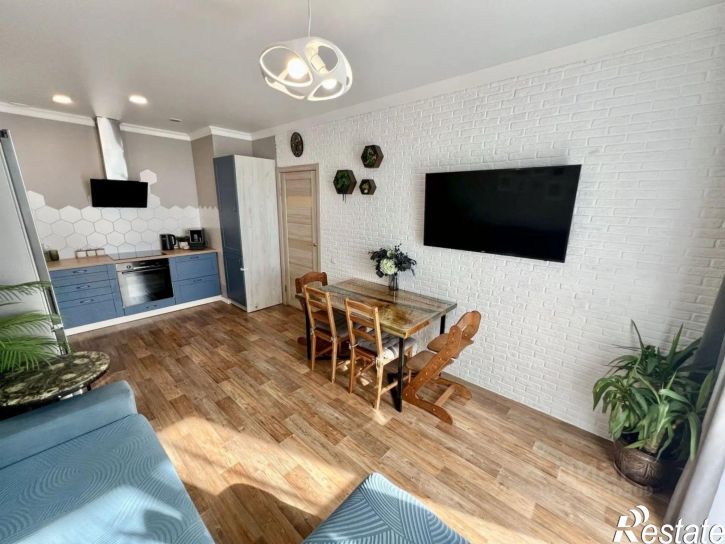 2-комн квартира Красный пр-кт, 310,  д. 310