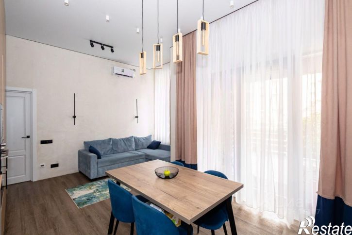 3-комн квартира Красный пр-кт, 323/9,  д. 323/9