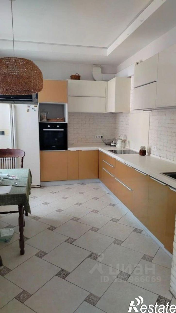 3-комн квартира ул Авиастроителей, 8,  д. 8