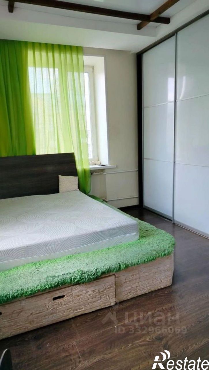 3-комн квартира ул Авиастроителей, 8,  д. 8