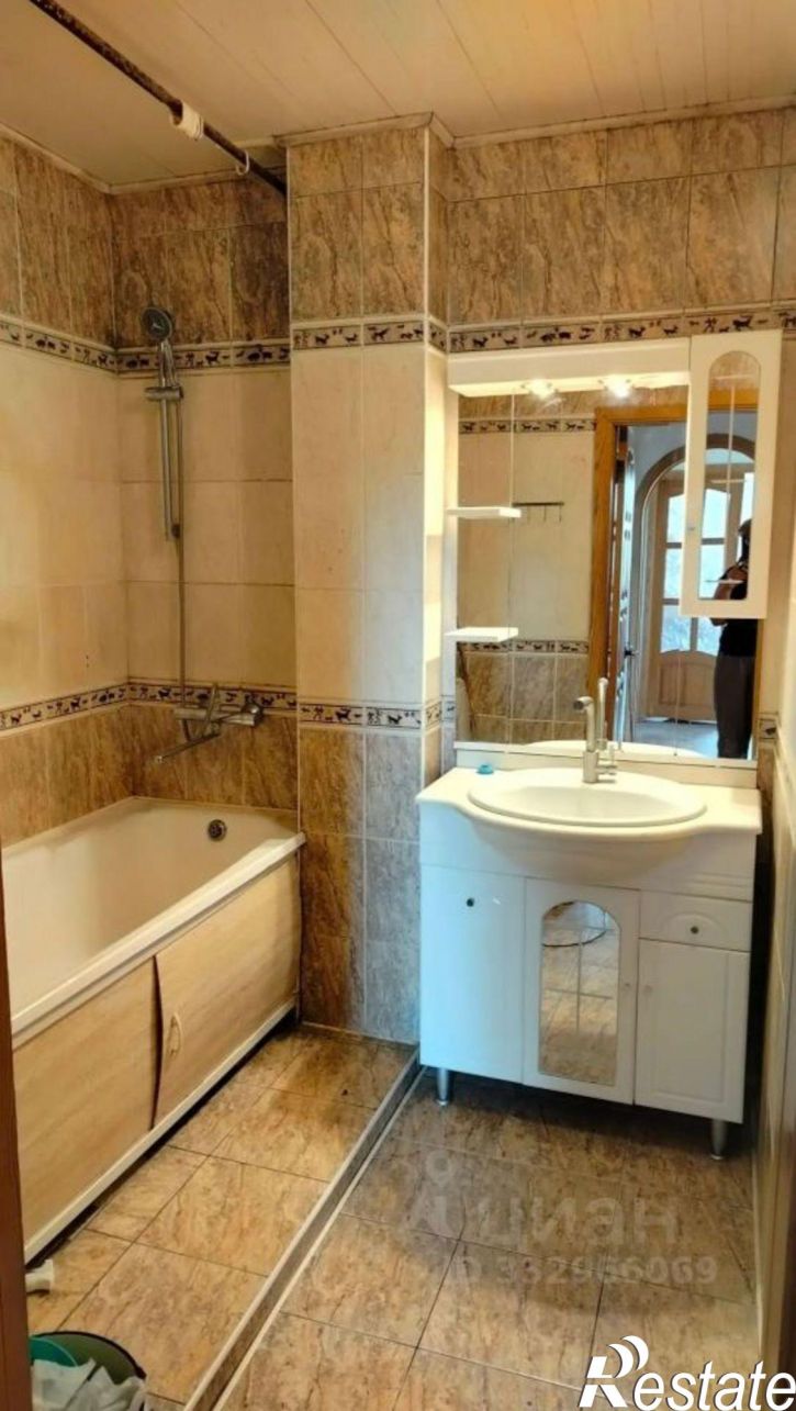 3-комн квартира ул Авиастроителей, 8,  д. 8