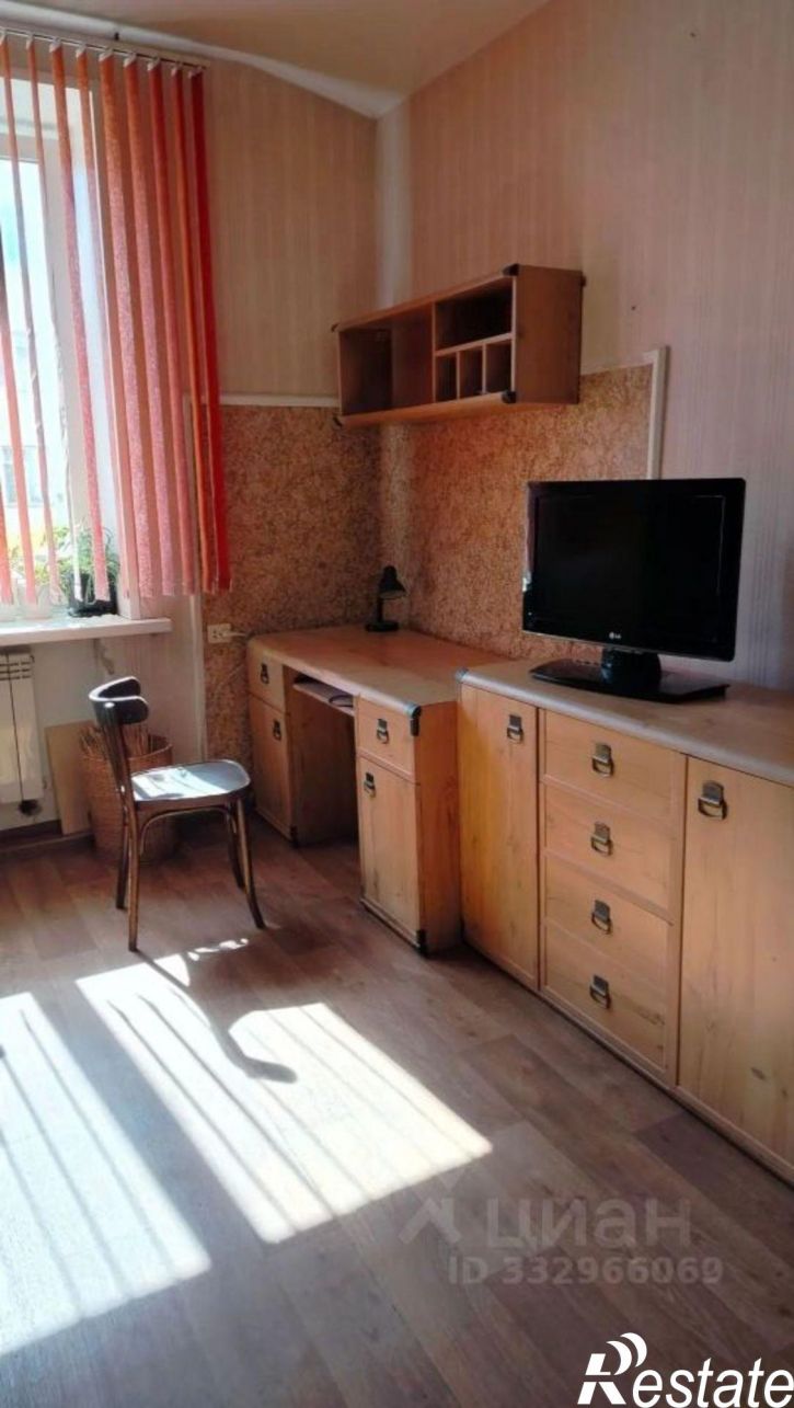 3-комн квартира ул Авиастроителей, 8,  д. 8