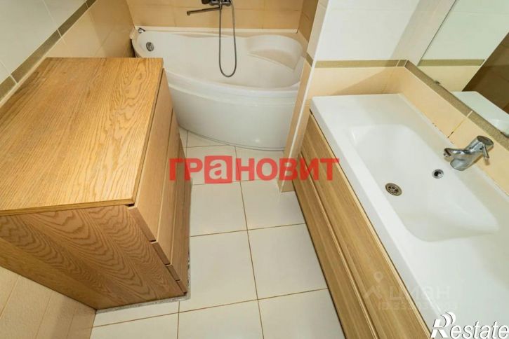 3-комн квартира ул Бориса Богаткова, 65,  д. 65