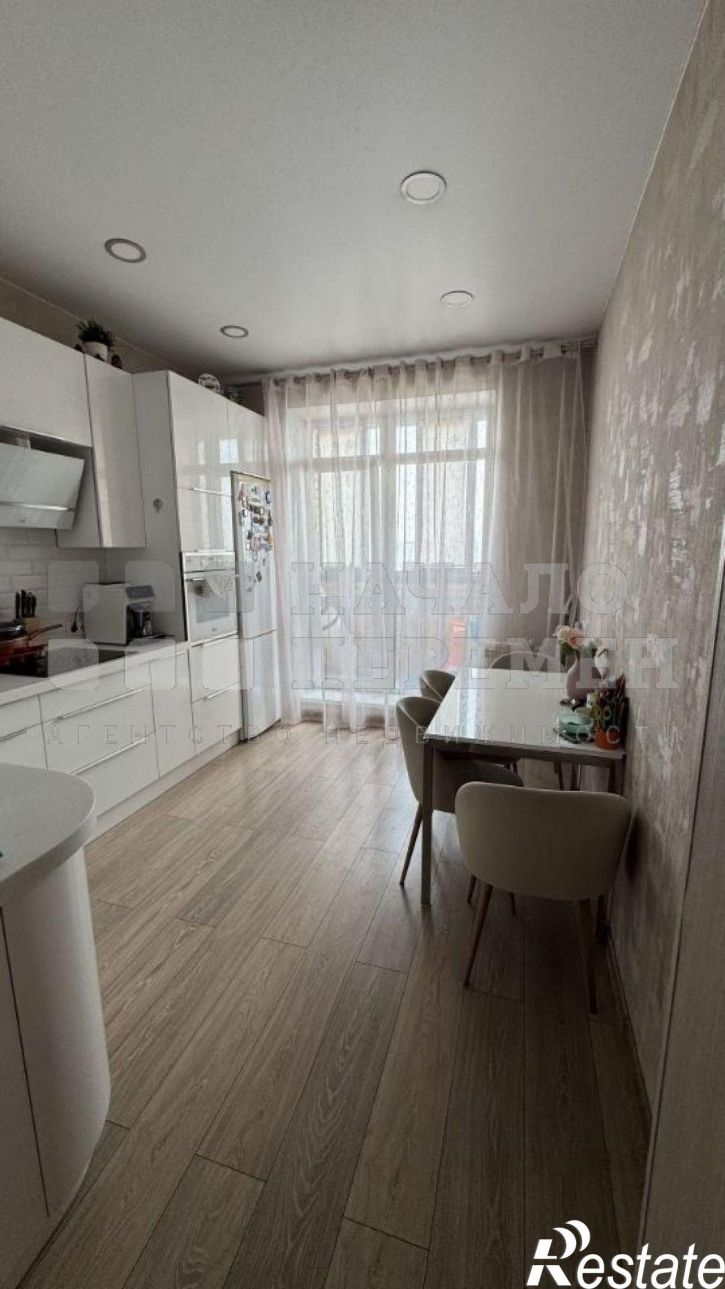 2-комн квартира Райсовета пл, 8