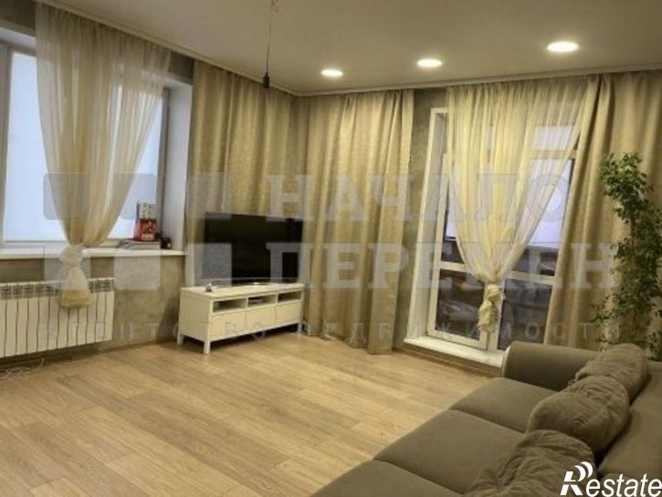 2-комн квартира Райсовета пл, 8